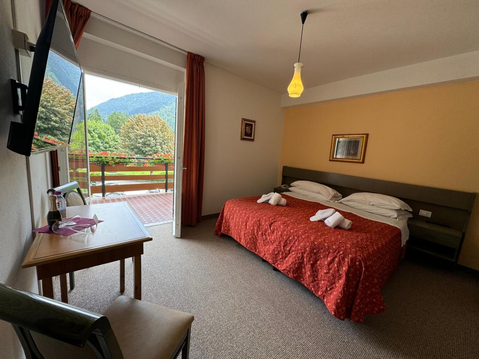 Garden Hotel Bellariva Molveno Rum bild